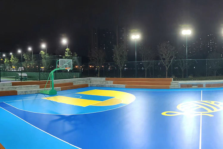 广东翔远体育产业有限公司，服务包括塑胶跑道,硅PU球场,丙烯酸球场,体育设施,体育器材,工程施工等。