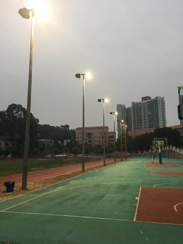 东莞市东城**小学球场灯光工程