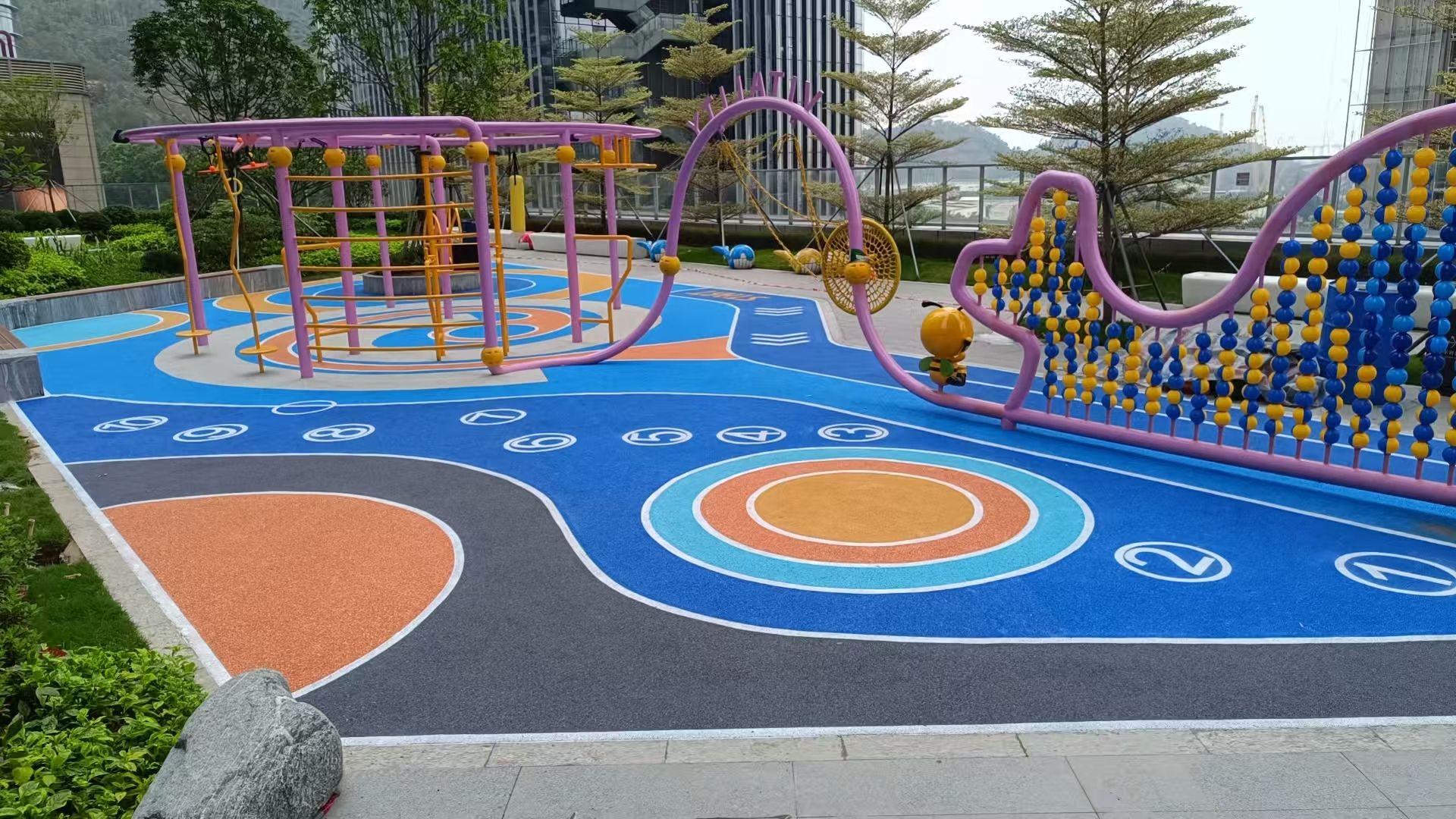 深圳***广场游乐设施