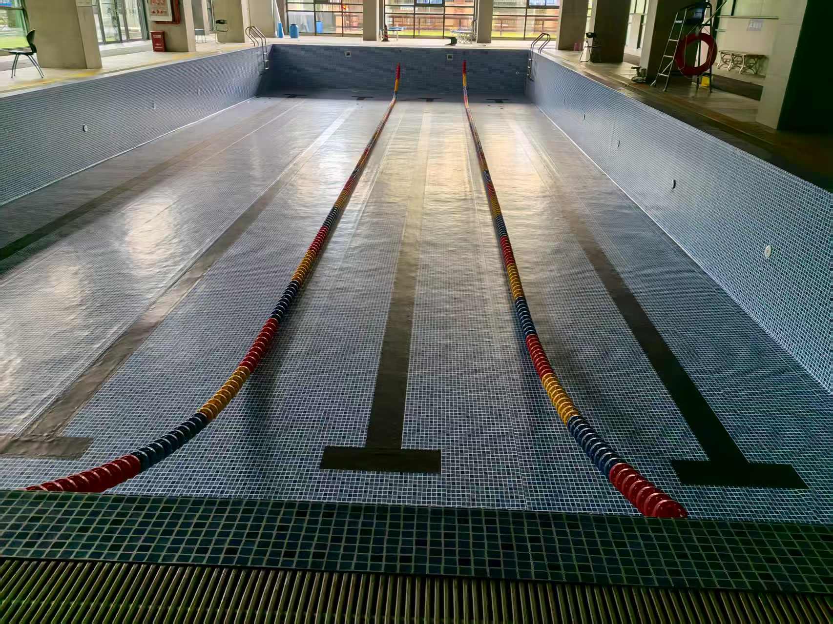 东莞厚街**学校高中部泳池